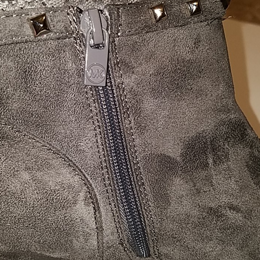 MICHAEL KORS ANKLE BOOTS - Picture 11 of 11